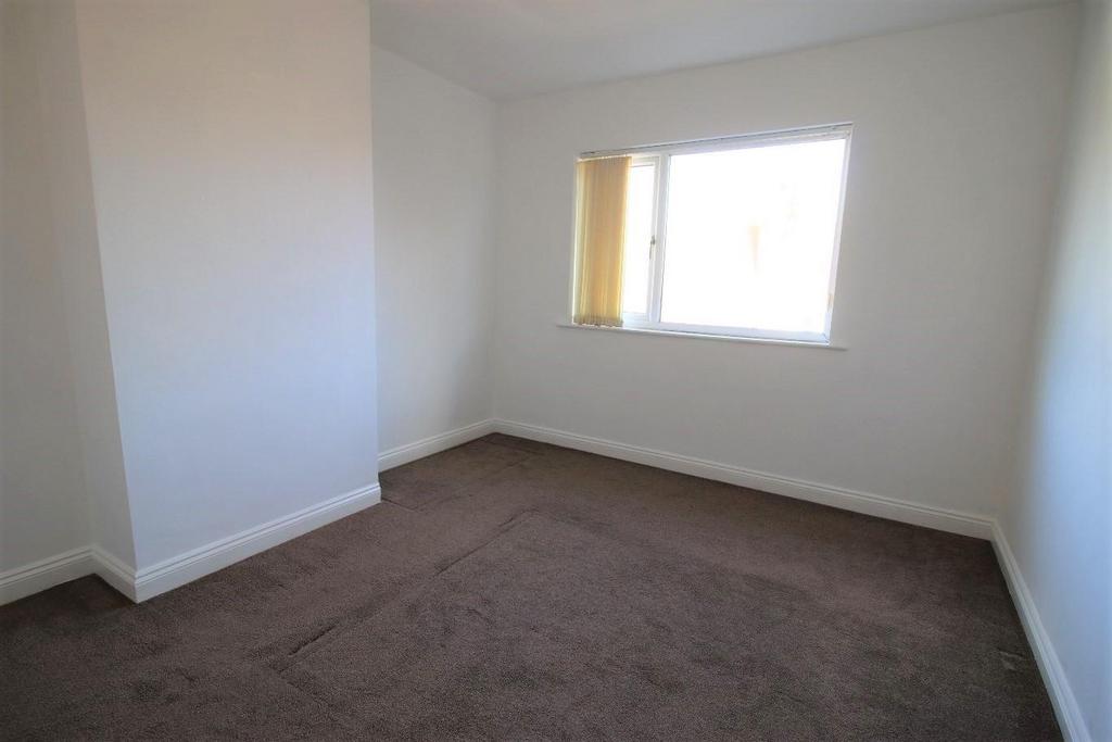 34 Gibbons Grove bed 2 .jpg
