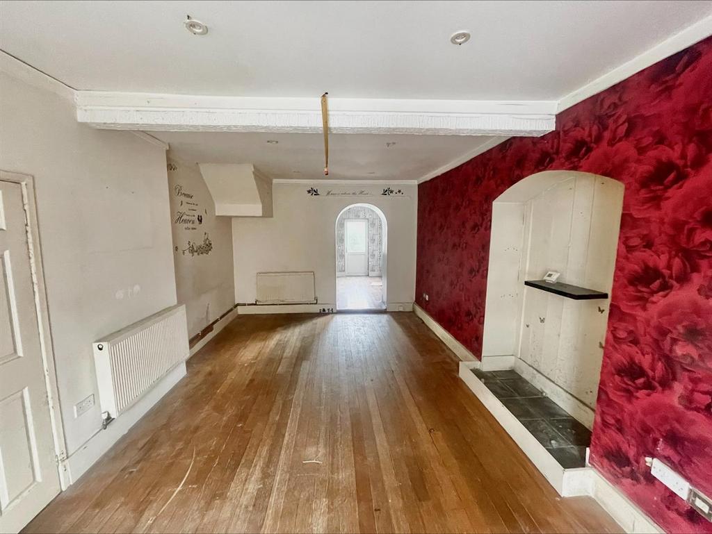 Inkerman Street, Llanelli 3 bed end of terrace house for sale £109,500