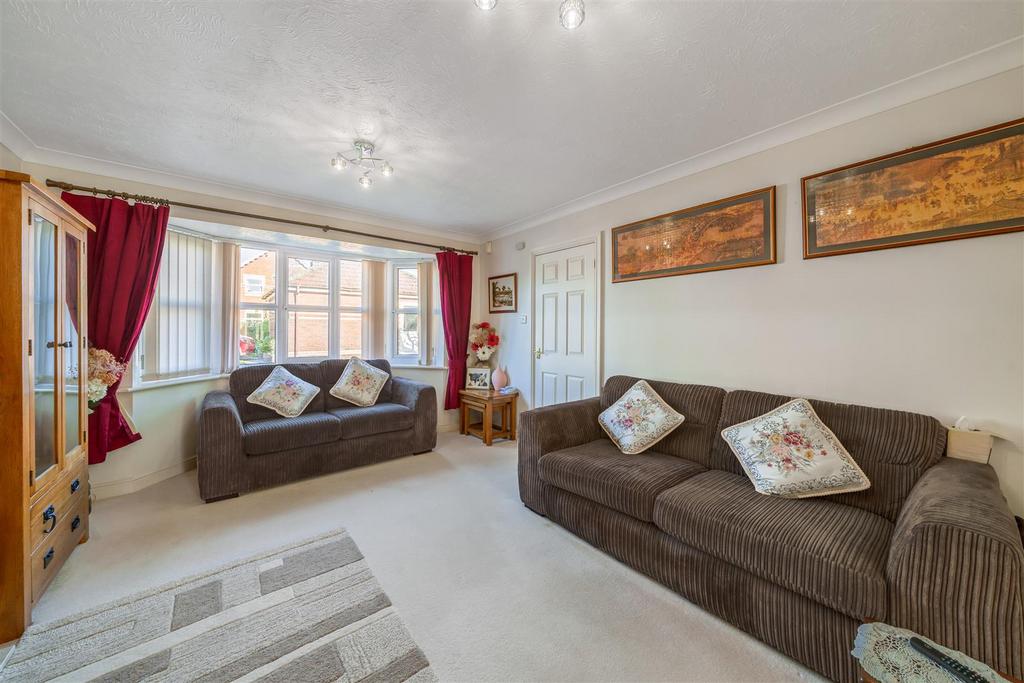 Mead Way, Monkton Heathfield 4 bed detached house £485,000