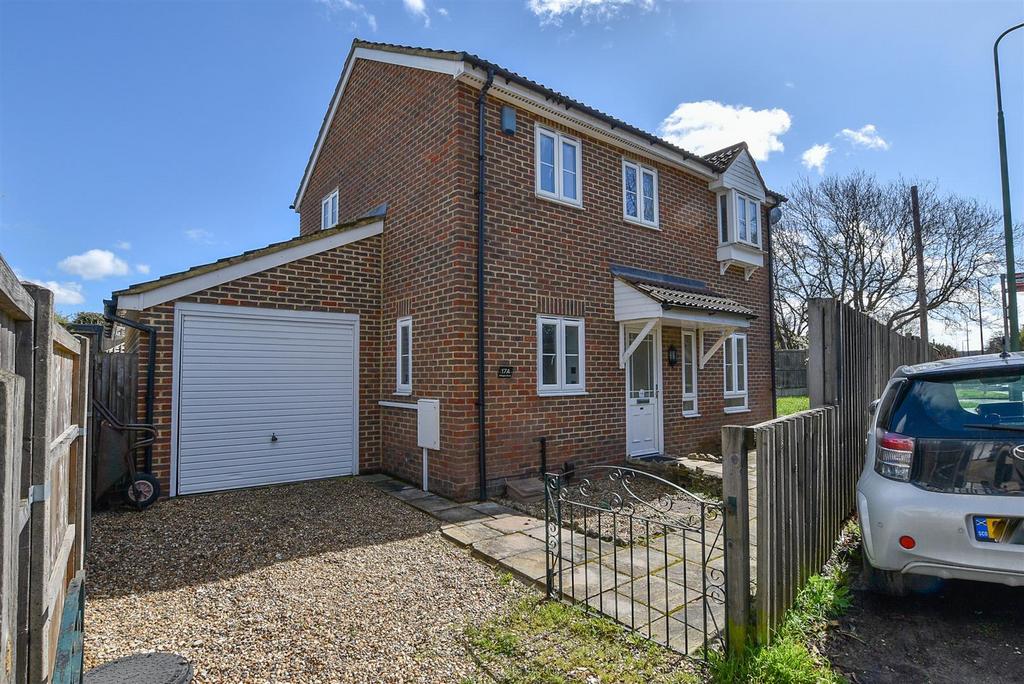 Willington Street, Maidstone 3 bed detached house for sale £375,000