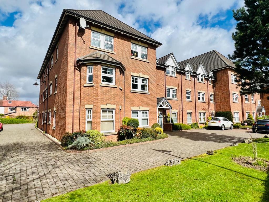 Wellington Road, Timperley, Altrincham 2 bed apartment for sale £215,000