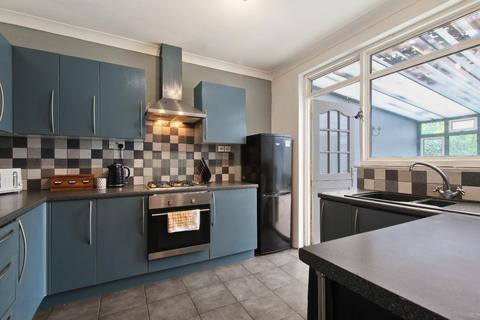 18 Warren Terrace, Romford, RM6 5SB