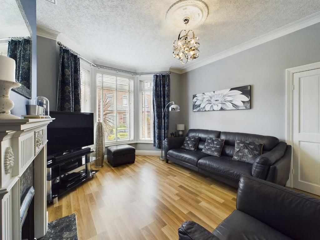 Beechville Avenue, Scarborough 4 bed terraced house £190,000