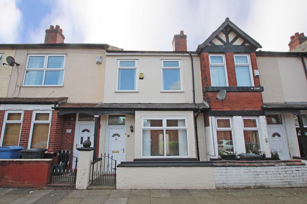 Irlam Avenue, Eccles, Manchester, M30 2 bed terraced house £875 pcm