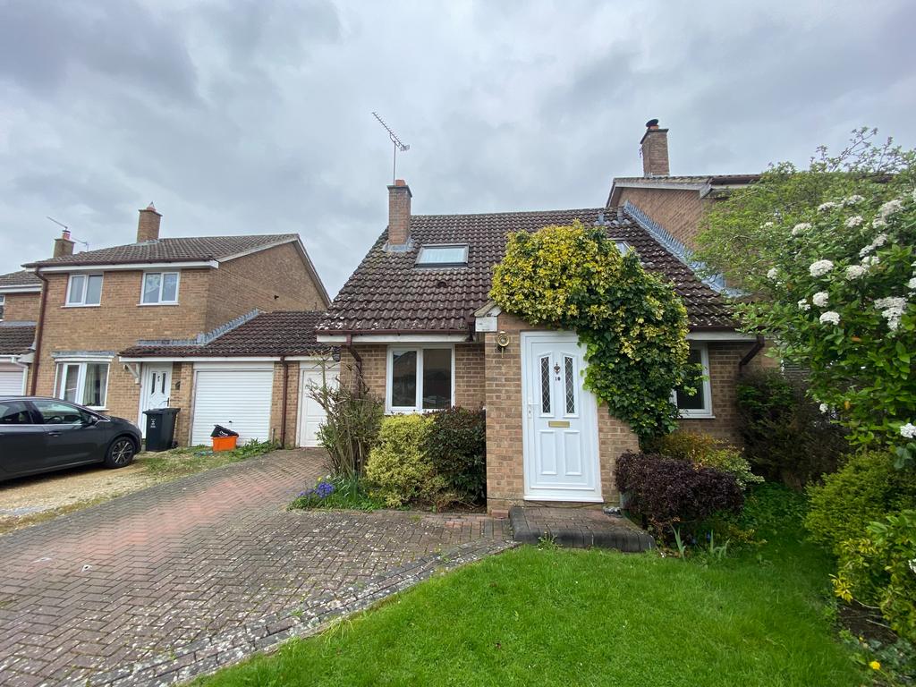 Hampton Drive, Grange Park, Swindon, SN5 3 bed semidetached house £