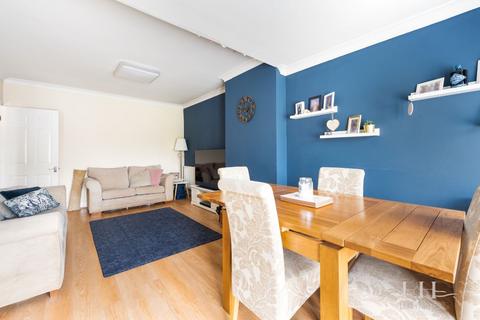 3 bedroom semi-detached house for sale, Kingsley Gardens, Hornchurch