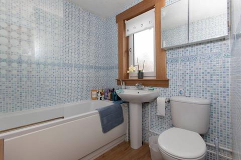 18 Clermiston Green, Edinburgh, EH4 7PD