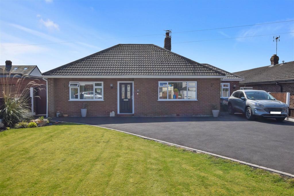 Cronton Lane, Widnes 3 bed detached bungalow for sale £360,000