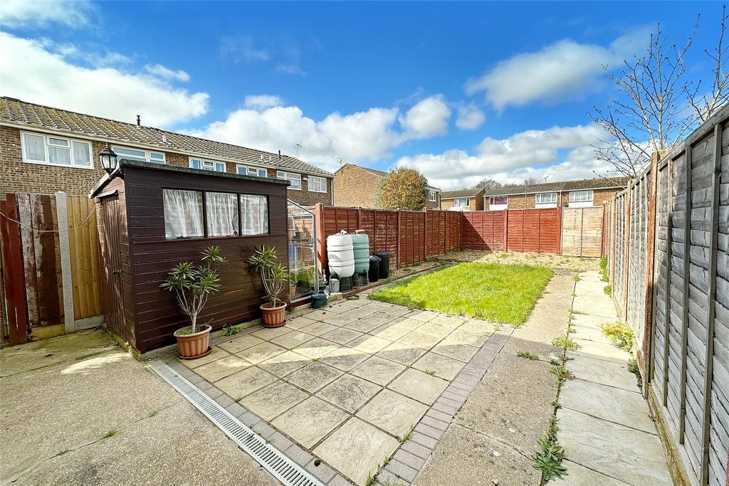 Timberleys, Littlehampton, West Sussex 3 bed end of terrace house £