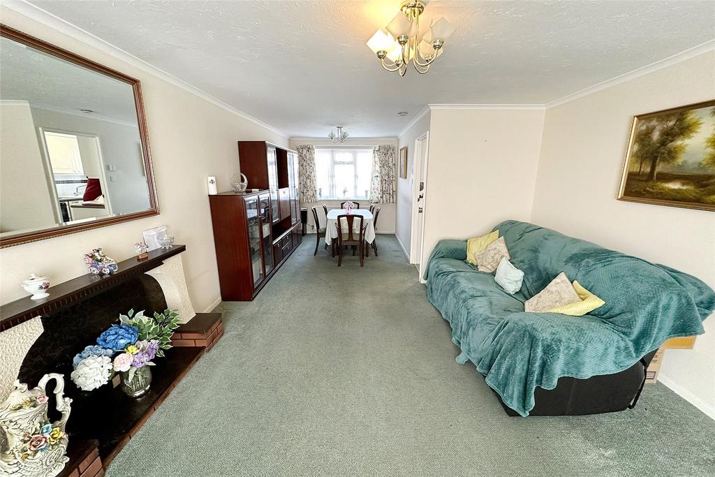 Timberleys, Littlehampton, West Sussex 3 bed end of terrace house £