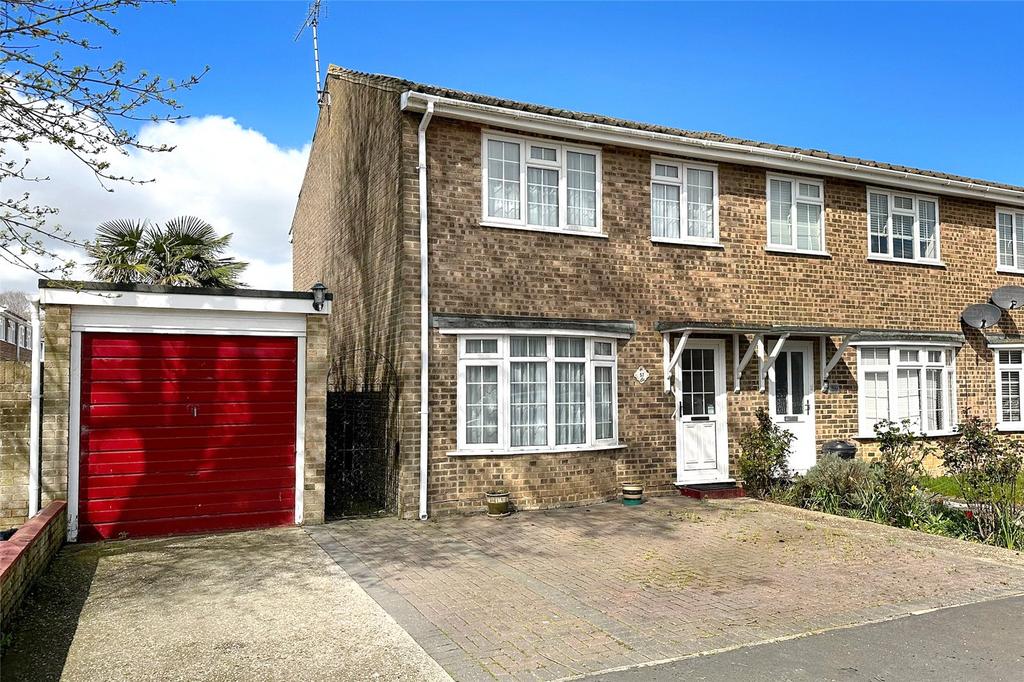 Timberleys, Littlehampton, West Sussex 3 bed end of terrace house £