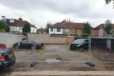 Land to rent, Lincoln Road, Enfield EN1