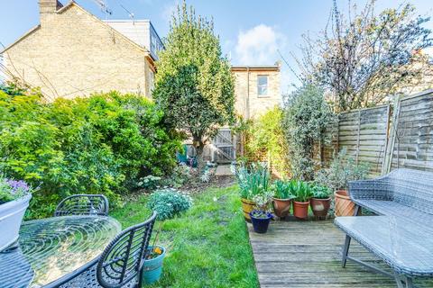 62 Winchester Road, Twickenham, TW1 1LD