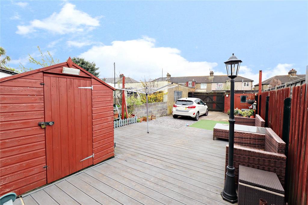Milton Road, Kent, DA10 4 bed end of terrace house £400,000