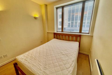 2 bedroom flat to rent, South Parade, Leeds, West Yorkshire, UK, LS1