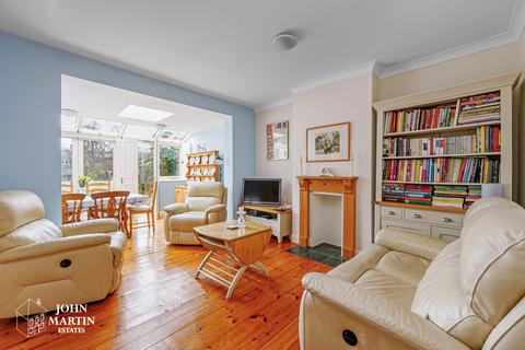 26 Vallis Way, London, W13 0DD