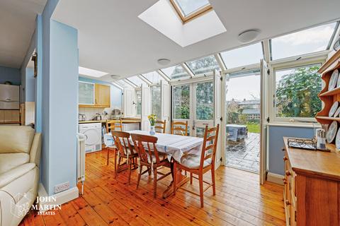 26 Vallis Way, London, W13 0DD