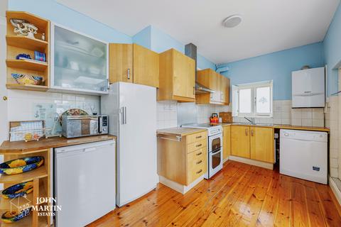 26 Vallis Way, London, W13 0DD