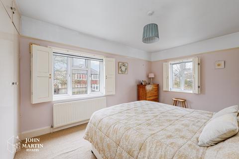 26 Vallis Way, London, W13 0DD