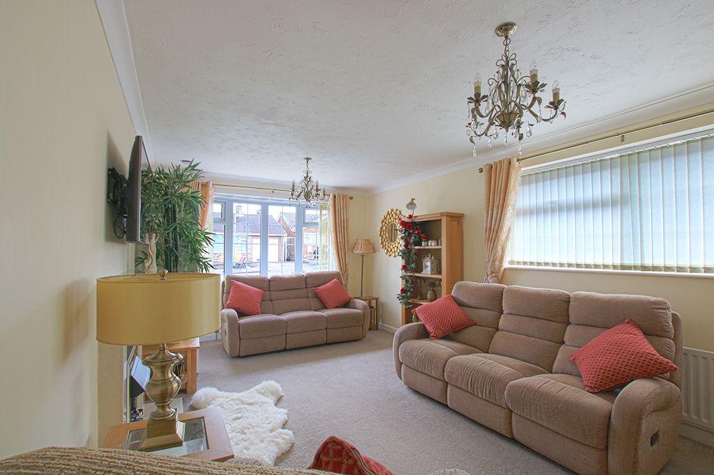 Curzon Drive, Worksop S81 0LW 3 bed detached bungalow for sale £325,000