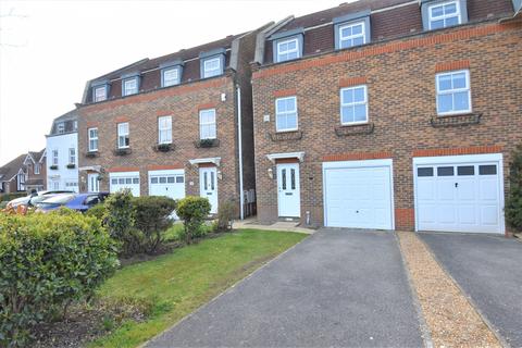 3 bedroom townhouse to rent, College Green, Eastbourne BN21