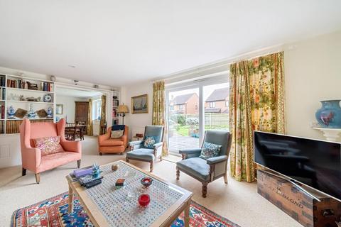 54 Brookside Close, Tiddington, Thame, OX9 2LS