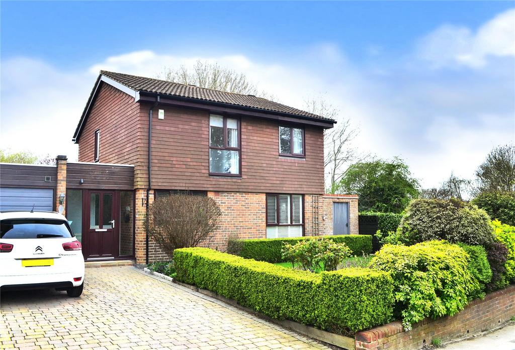 East Grinstead, West Sussex, RH19 4 bed link detached house for sale