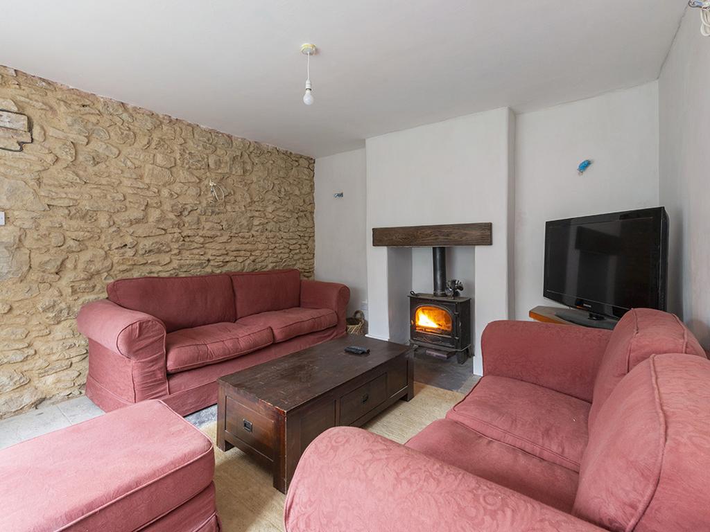 Bradford Road, Sherborne, Dorset, DT9 4 bed semidetached house £365,000