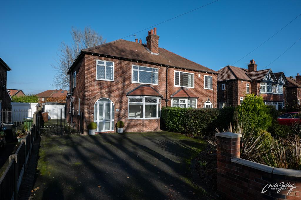 Dean Lane, Hazel Grove, Stockport SK7 6DJ 4 bed semidetached house for