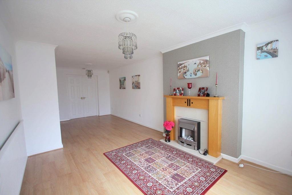 MaesyDrudwen, Glenfields, Caerphilly, CF83 2QG 3 bed semidetached