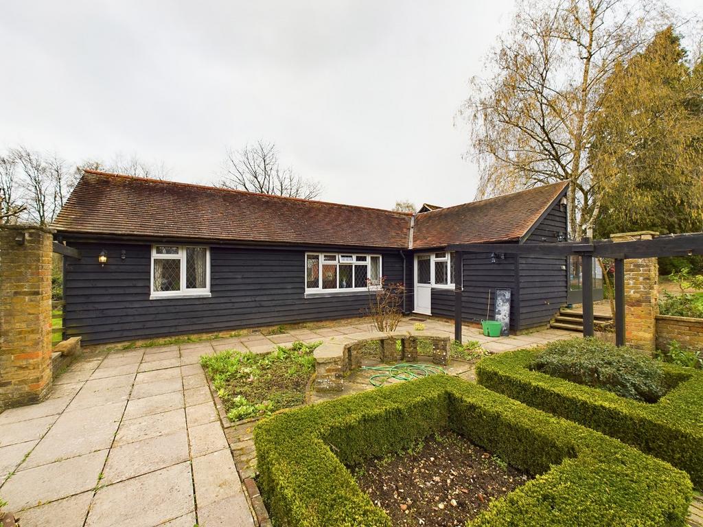 Church Lane, Sarratt, Rickmansworth, Hertfordshire, WD3 1 bed bungalow