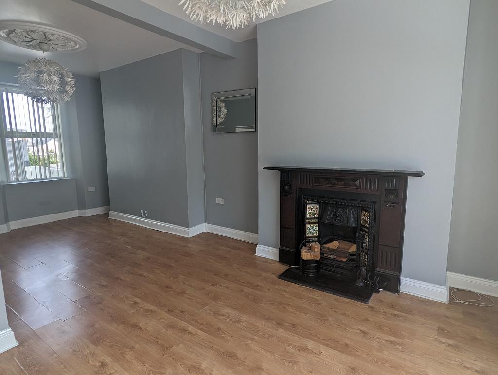 Crown Street, Morriston, SA6 8BD 3 bed terraced house £850 pcm (£196 pw)