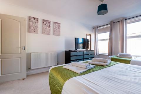 2 bedroom flat for sale, Newport Street, SN1