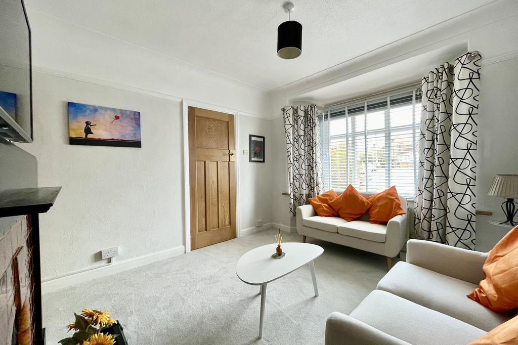 Victoria Road, Polegate, East Sussex... 3 bed detached house £375,000