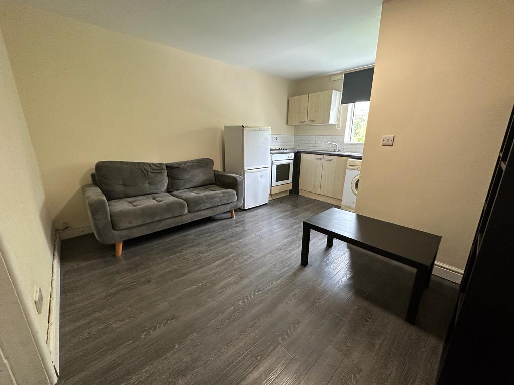 Daisy Bank Road, Victoria Park, Manchester, M14 5QP 1 bed apartment £