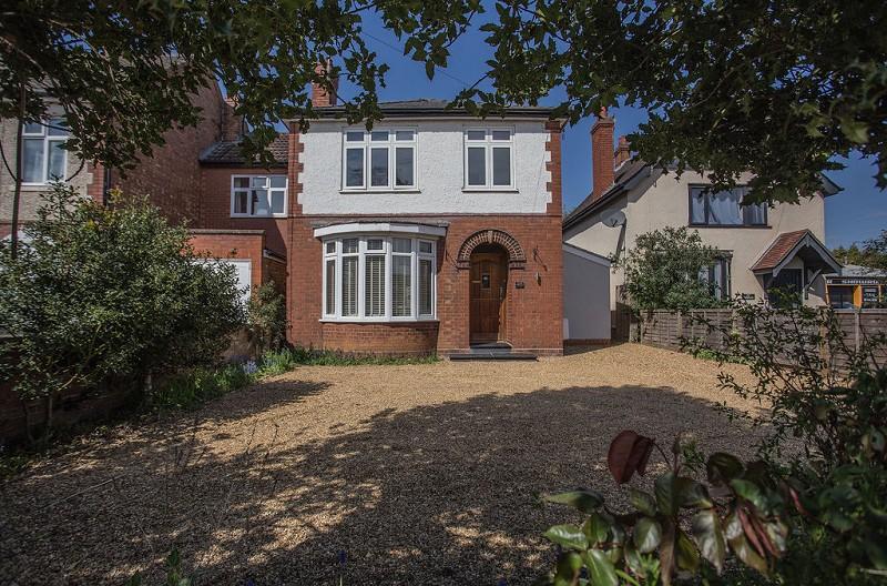 Oundle Road, Orton Longueville... 3 bed detached house £350,000