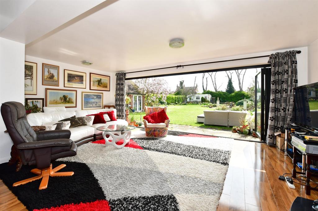 Shakespeare Road, Birchington, Kent 4 bed detached house for sale £