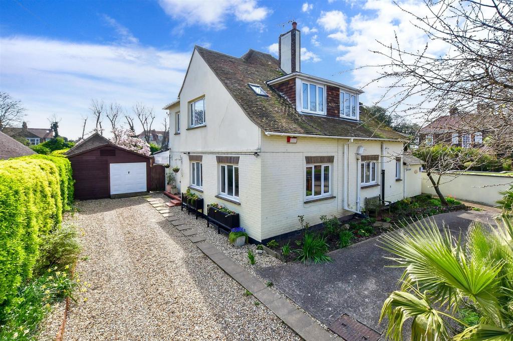 Shakespeare Road, Birchington, Kent 4 bed detached house £800,000