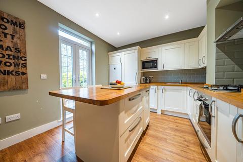 15 Waldron Road, London, SW18 3TB