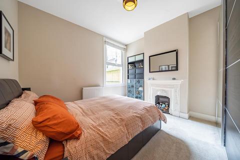 15 Waldron Road, London, SW18 3TB