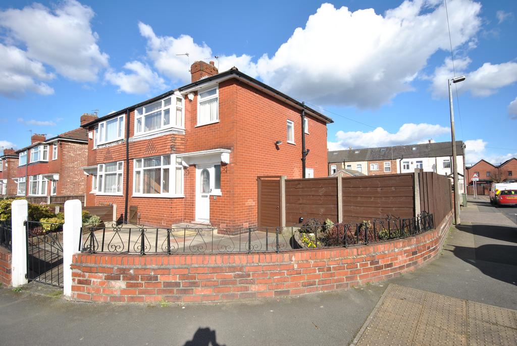 Blandford Road, Eccles M30 3 bed semidetached house for sale £230,000