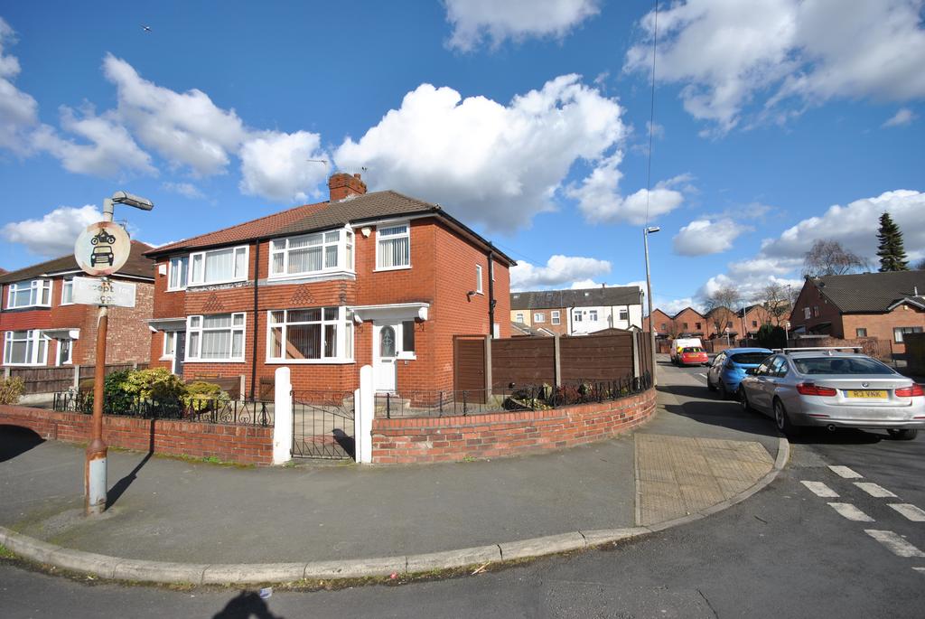 Blandford Road, Eccles M30 3 bed semidetached house for sale £230,000
