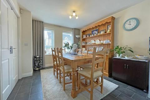 45 Blackbird Road, Corby, NN18 8FE