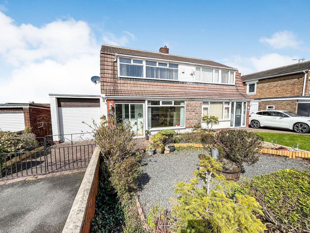 Thirkeld Place, Penshaw, Houghton Le Spring, Tyne and Wear, DH4 7RF 3 bed semidetached house