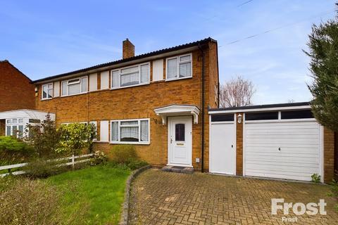 3 bedroom semi-detached house for sale - Garden Close, Ashford, Middlesex, TW15