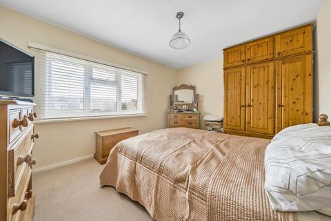 33 Millmoor Crescent, Eynsham, Witney, OX29 4LW