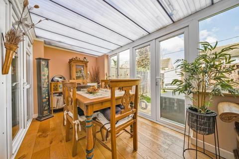 33 Millmoor Crescent, Eynsham, Witney, OX29 4LW