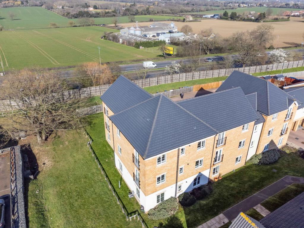 Warwick Crescent, Basildon 2 bed flat for sale £260,000