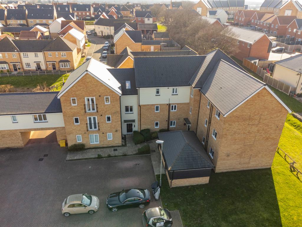 Warwick Crescent, Basildon 2 bed flat for sale £260,000