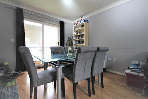 72 Harrisons Wharf, Purfleet-on-thames, RM19 1QX